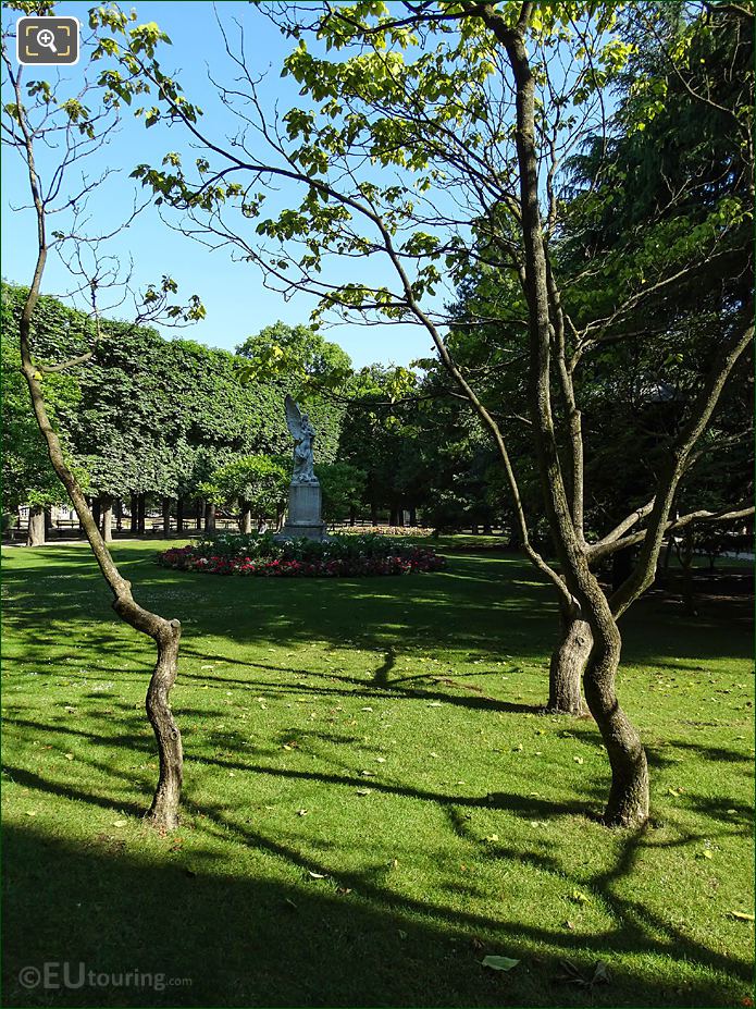 Jardin du Luxembourg South view of Leconte de Lisle Monument