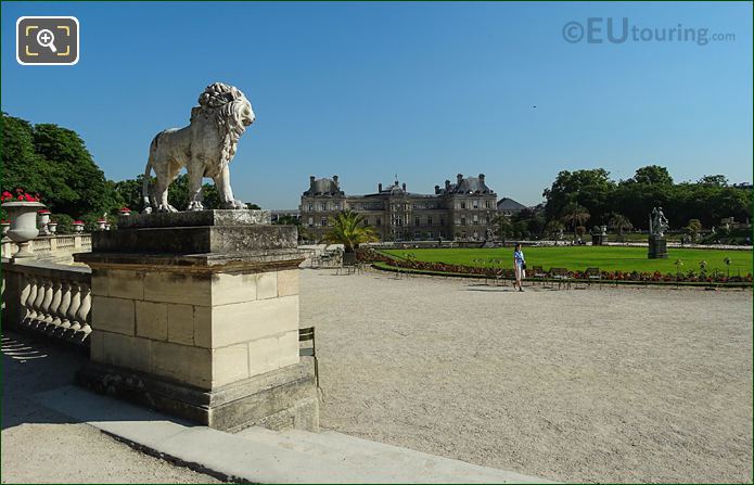 Jardin du Luxembourg SW Lion statue looking over garden