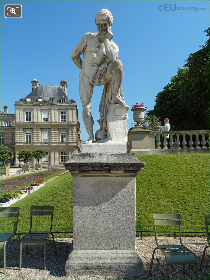 Jardin du Luxembourg statue Marius Debout sur les Ruines de Carthage