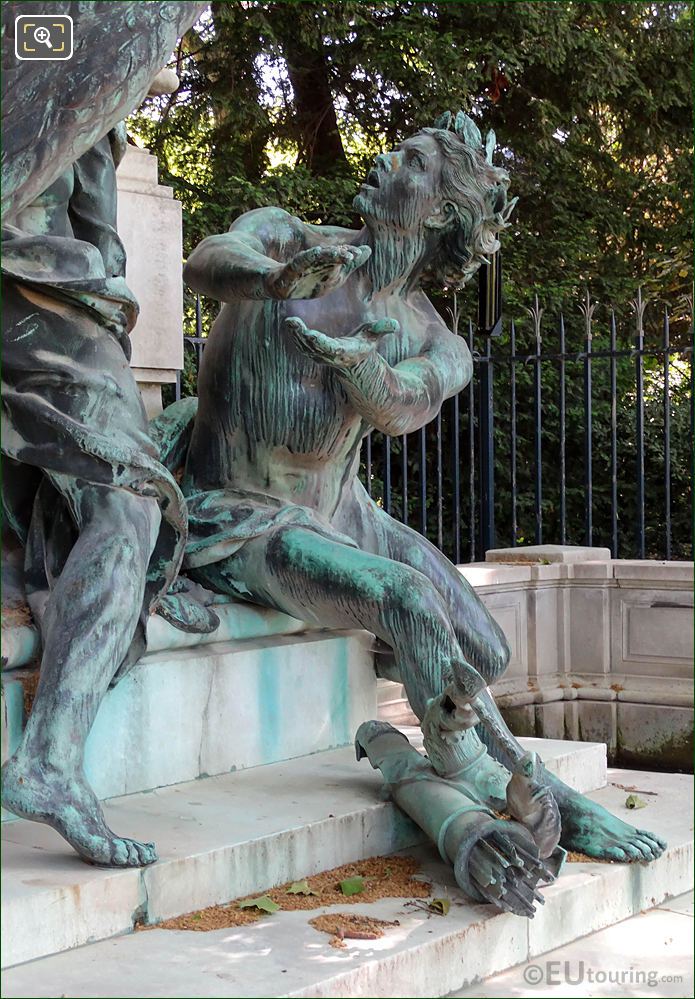 Luxembourg Gardens statue Genius of Arts on Delacroix Fountain