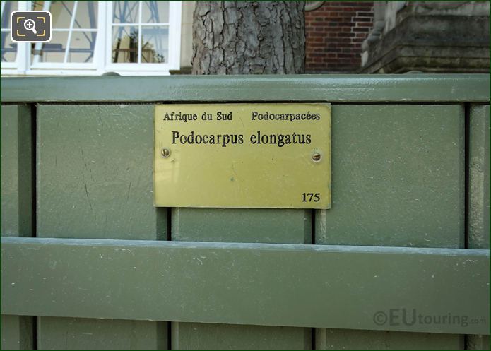 Info plaque on green oak crate 175 in Jardin du Luxembourg
