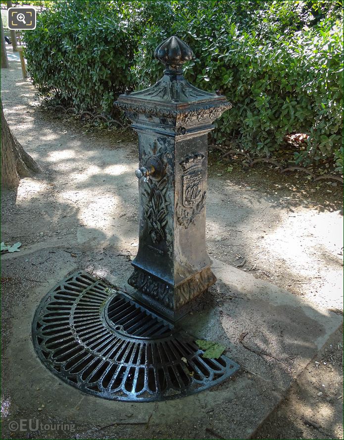 Wallace Fountain with drinking water
