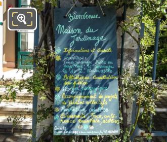 Maison du Jardinage welcome sign