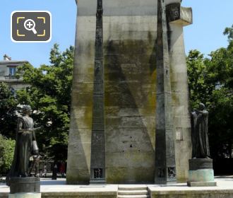Monument des Droits de L'Homme statues