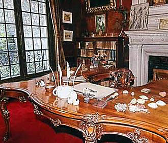 Office desk inside Musee Clemenceau