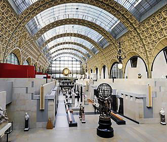 Main central hall inside Musee d’Orsay