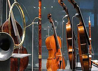 Cellos within Musee de la Musique
