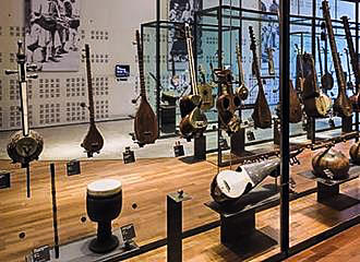 Banjos inside Musee de la Musique