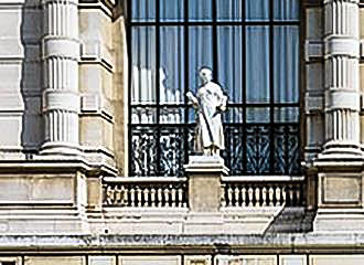 Palais Galliera statue