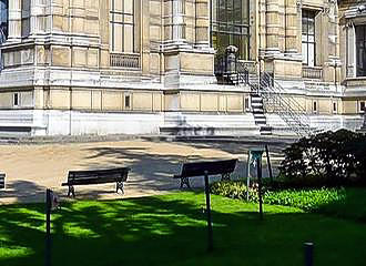 Palais Galliera garden