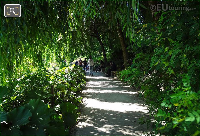 Park Bercy La Vallee pathway