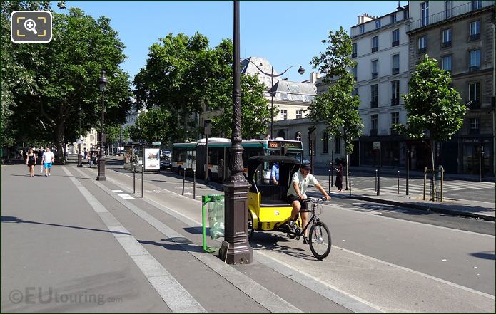 Paris rickshaw