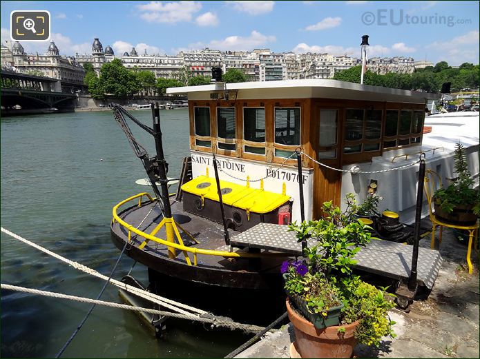 Saint Antoine Houseboat