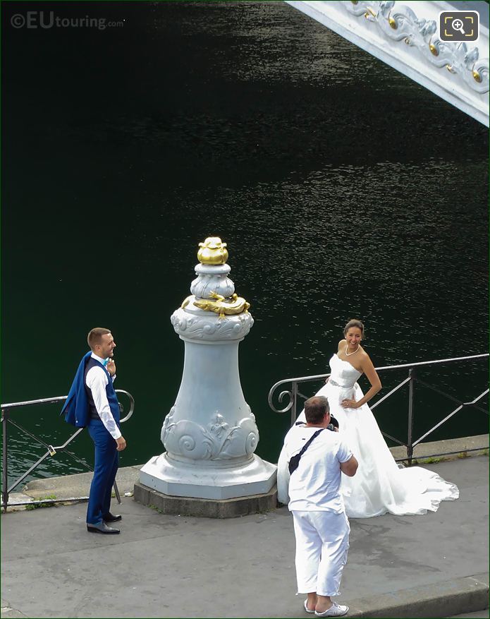 Wedding photos at the Pont Alexandre III