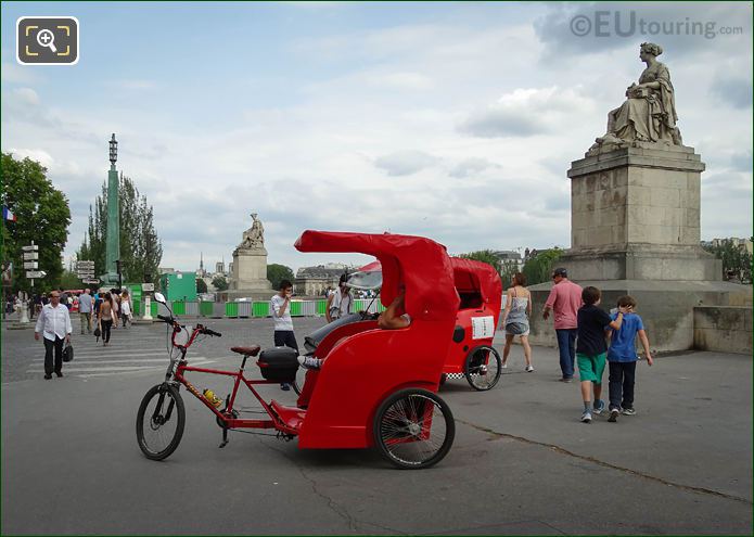 Rickshaws next to Pont du Carrousel