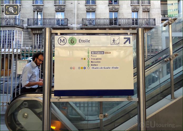 Paris Metro sign showing line 6 colour coded system