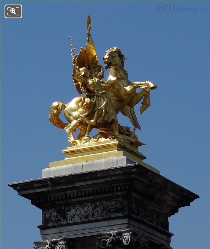 La Renommée de l'Agriculture statue on Pont Alexandre III