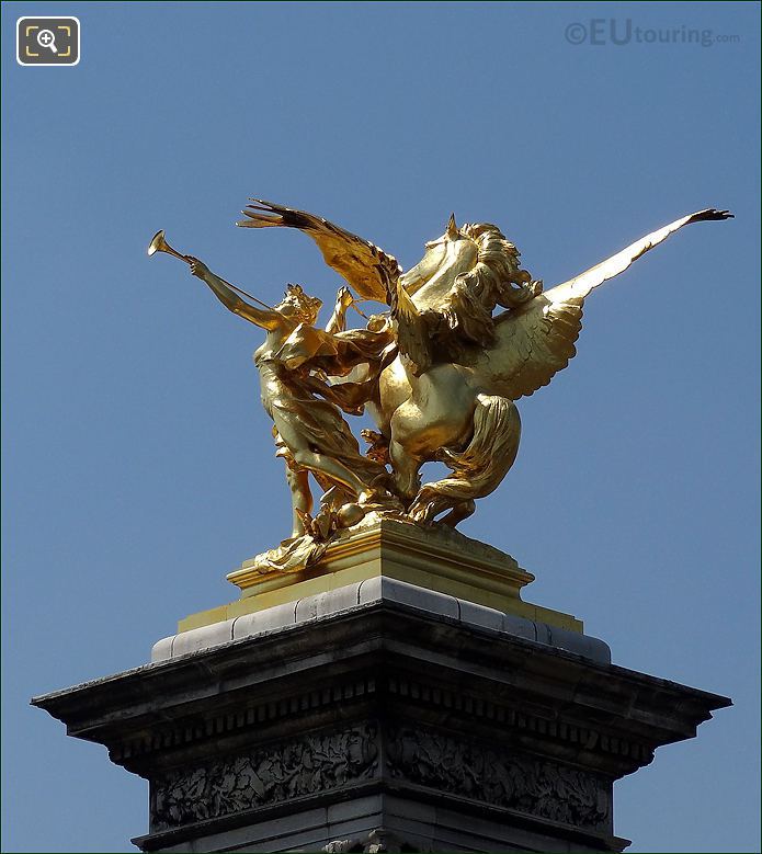 Pont Alexandre III Fame statue