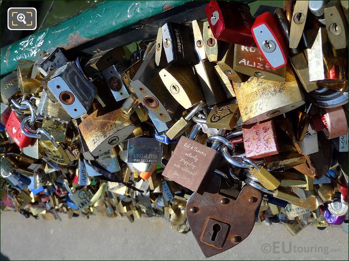 Pont de l'Archeveche love locks