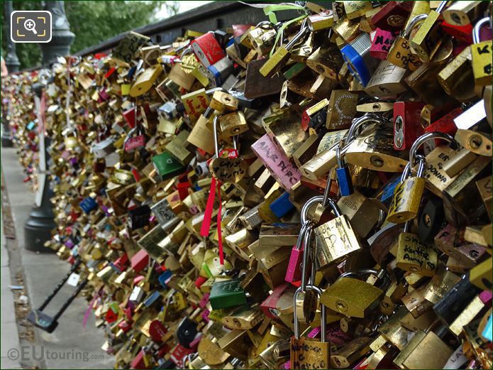 Love locks still on Pont des Arts