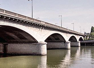Pont National southern facade