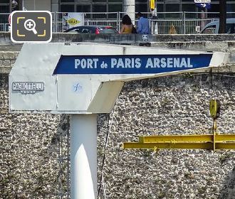 Port de l'Arsenal boat crane