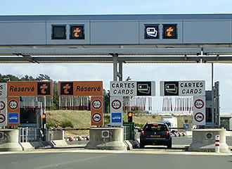 Car toll booths for French road
