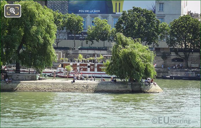 Sapeurs Pompiers firemens river boat Paris