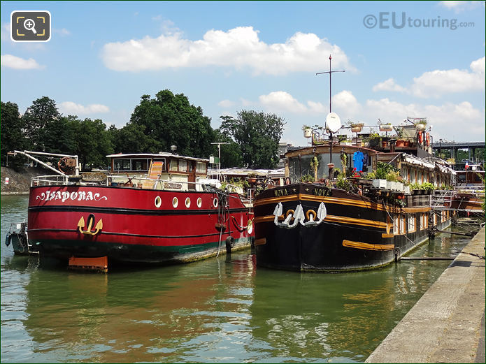 Isadora and Nova houseboats on the River Seine
