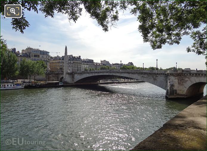 River Seine viewed from Quai de Bethune
