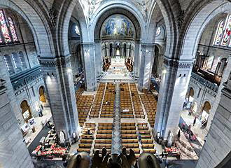 Sacre Coeur Basilica central nave