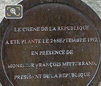 Medallion info plaque for Le Chene de la Republique Monument