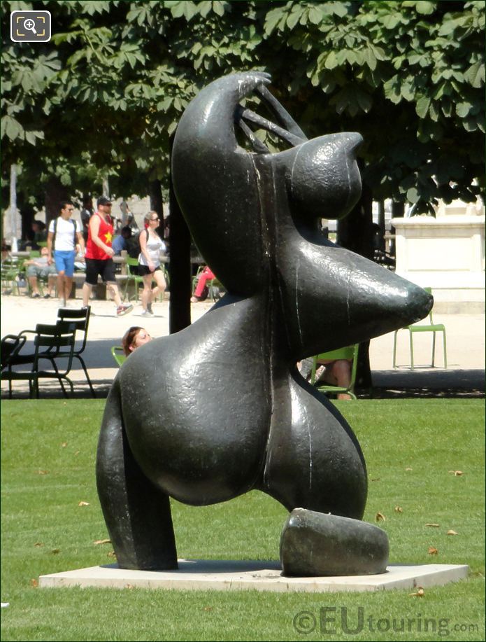Statue by Henri Laurens within the Tuileries