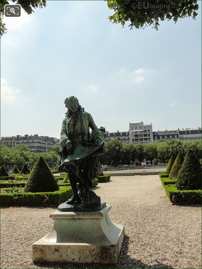 Bronze statue of Jules Hardouin Mansart at Hotel des Invalides