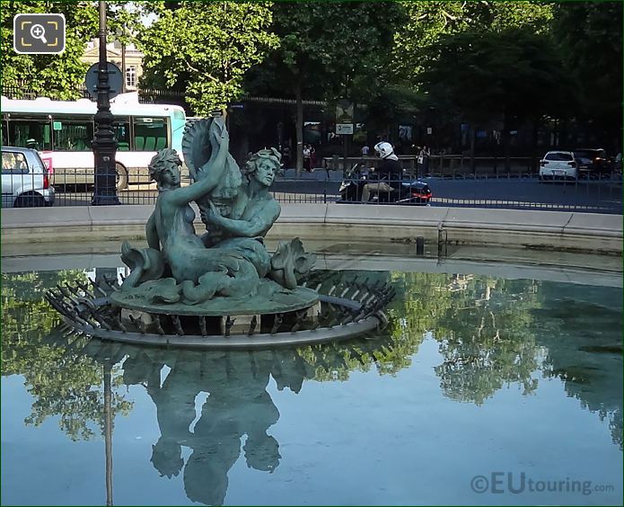 Bronze statue of Fontaine du Bassin Soufflot by Gustave Crauk