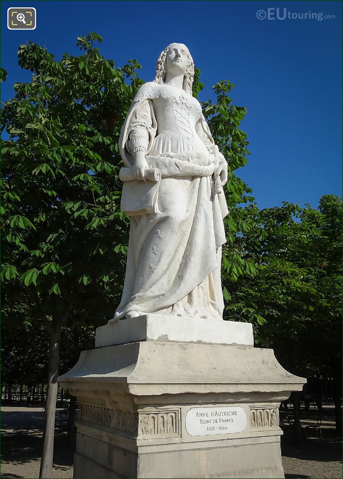 1847 marble statue of Anne d'Autriche