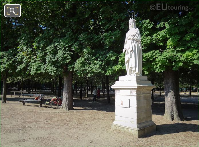 Statue of French Queen Blanche of Castile