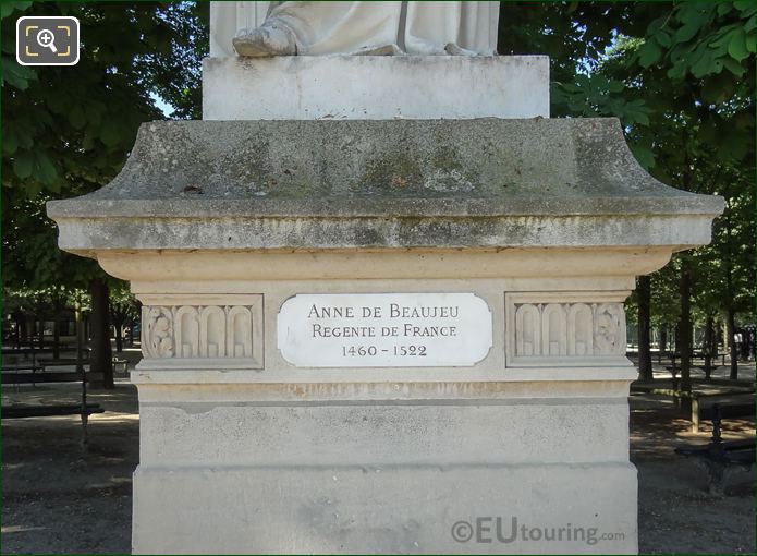 Year and name plaque for Anne de Beaujeu statue