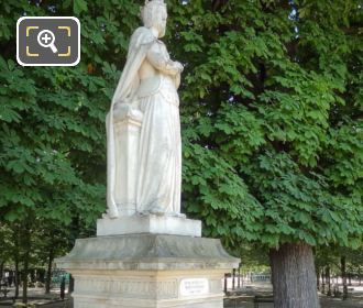 Luxembourg Gardens statue Anne de Beaujeu