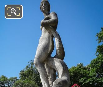 Jardin du Luxembourg statue Venus au Dauphin