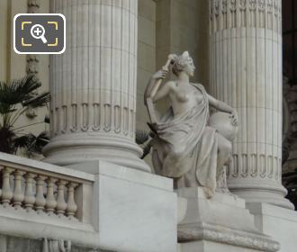 L'Art Romain statue Grand Palais eastern colonnade