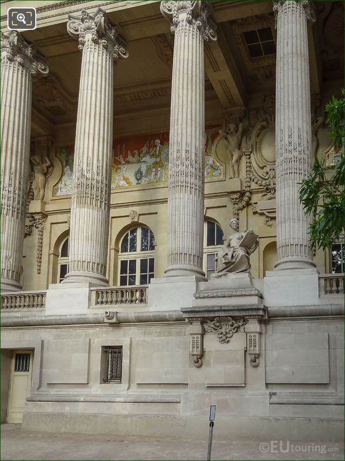 Felix Charpentier statue L'Art Contemporain on Grand Palais