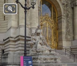 Les Quatre Saisons statue Petit Palais staircase