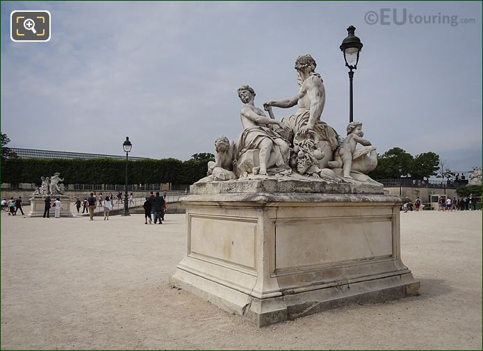 La Seine et la Marne statue in Jardin des Tuileries