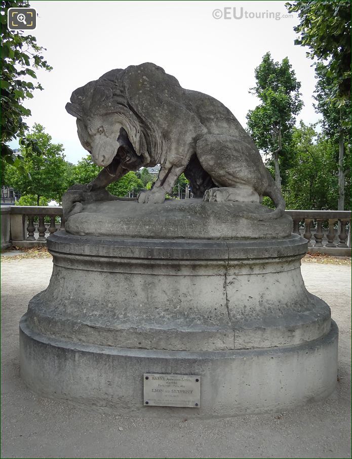 Lion au Serpent statue in Jardin des Tuileries