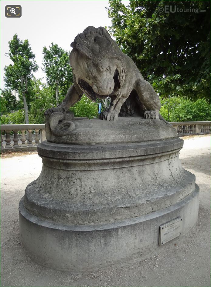 Lion au Serpent statue on Terrace du Bord de l'Eau