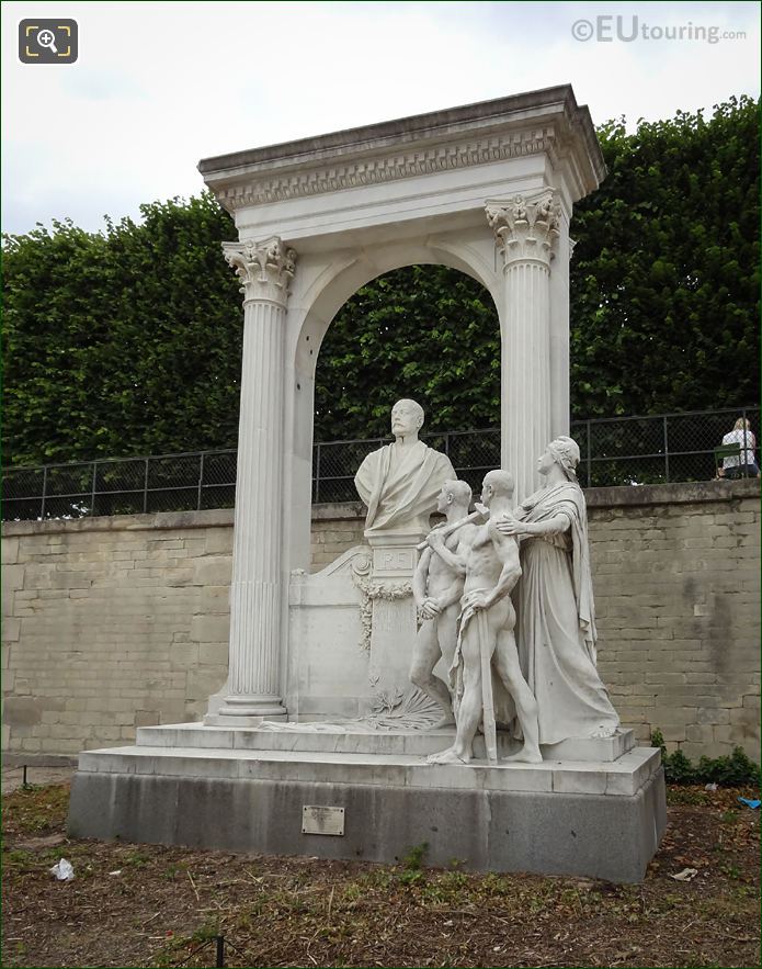 Front view of Waldeck-Rousseau monument