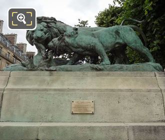 Lion et Lionne se Disputant un Sanglier statue on base