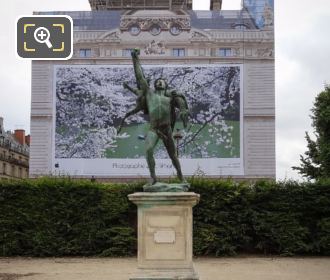 Bronze Retour de Chasse statue in Jardin des Tuileries