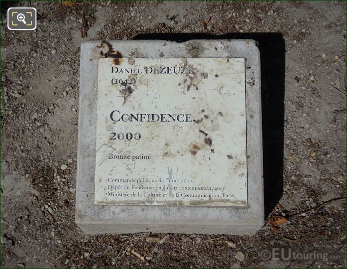 Tourist information plaque Confidence sculpture